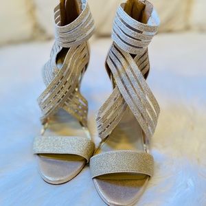 NWOB Jessica Simpson Metallic Gold Shimmer High Heels Size 7.5